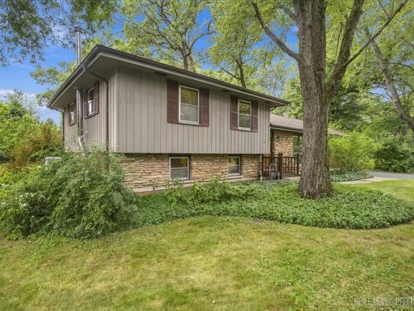 28W041 Elm Drive , West Chicago, IL 60185