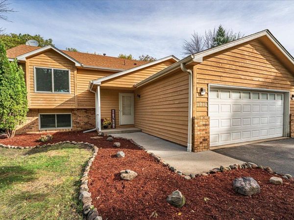 1712 Rio Loma Drive , Burnsville, MN 55337