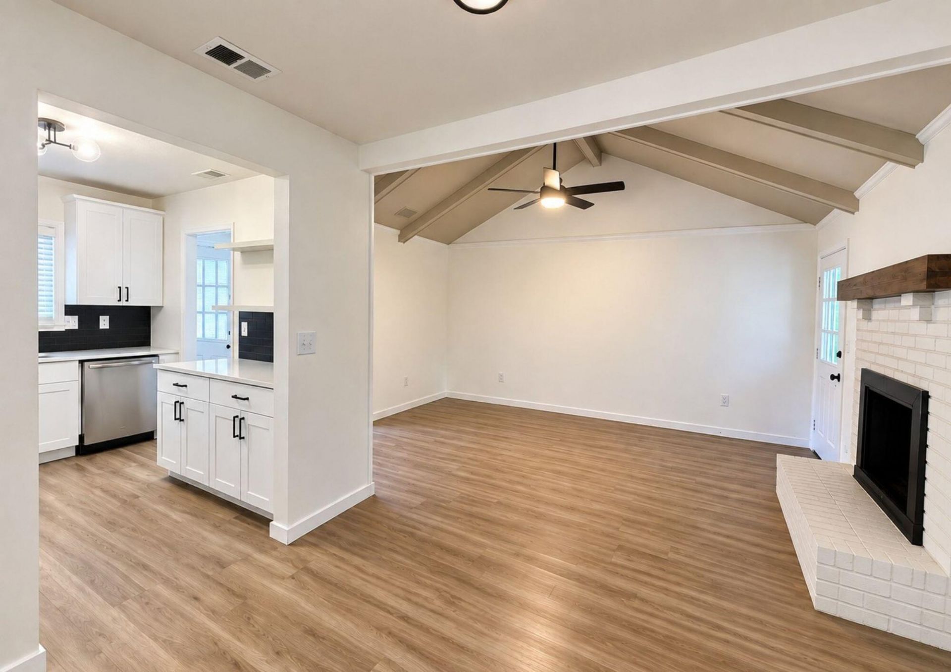 107 Heritage Place Photo 4