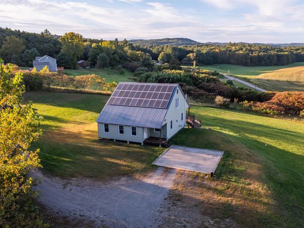 135 Winterbell Drive, Dummerston, VT 05301