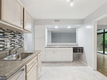 1635 PARKCREST CIRCLE , Unit 8D/201, RESTON, VA 20190