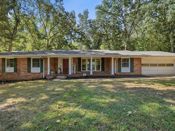 5835 Northshore Drive, Hixson, TN 37343