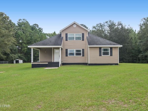 5018 Highway 77 , Graceville, FL 32440