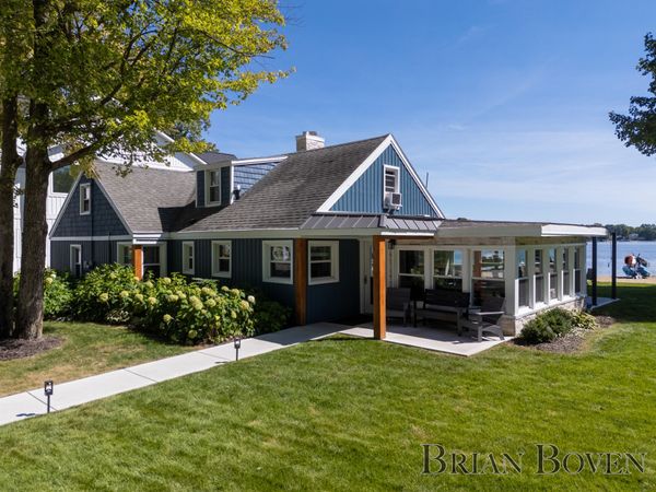 7080 Silver Lake Drive NE, Rockford, MI 49341