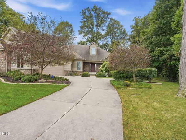 4068 Deer Ravine Court, Maumee, OH 43537