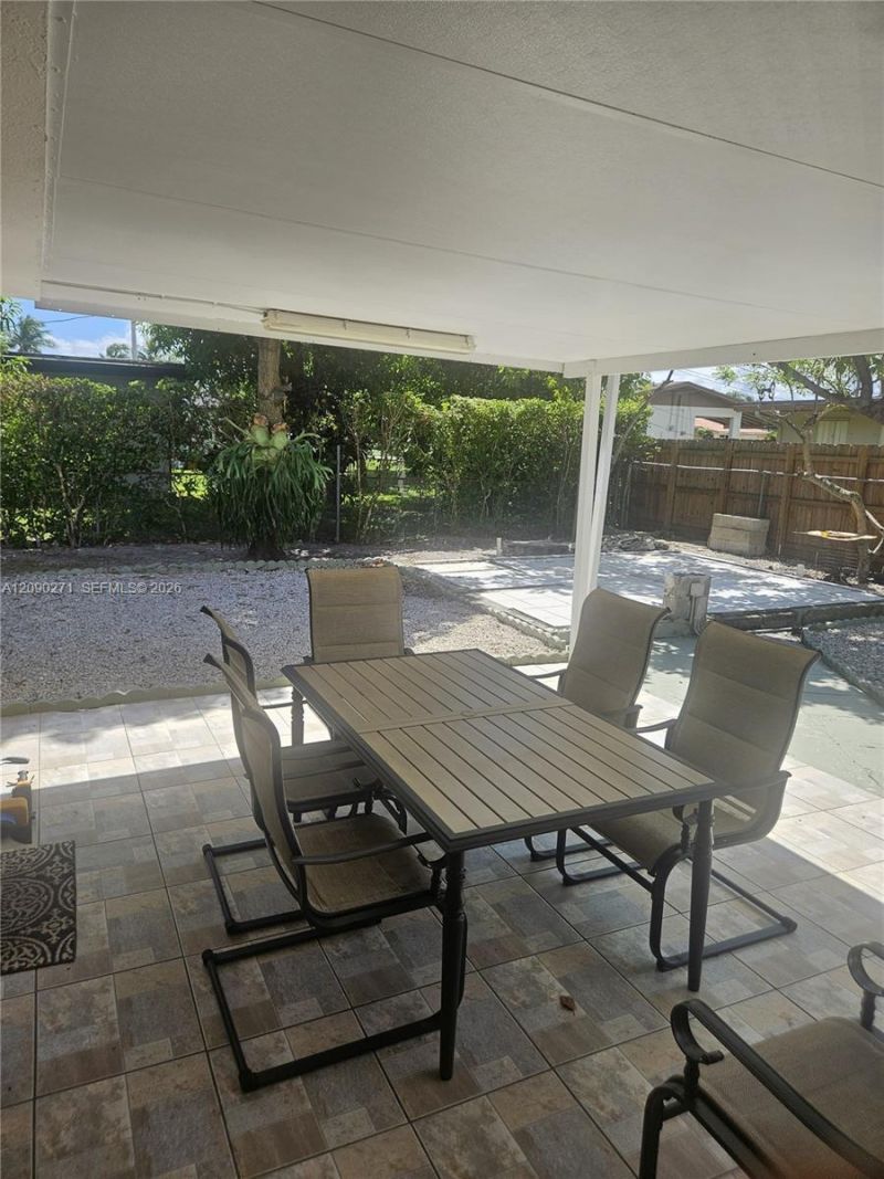 5318 W 4th Ln , Hialeah, FL 33012 Photo
