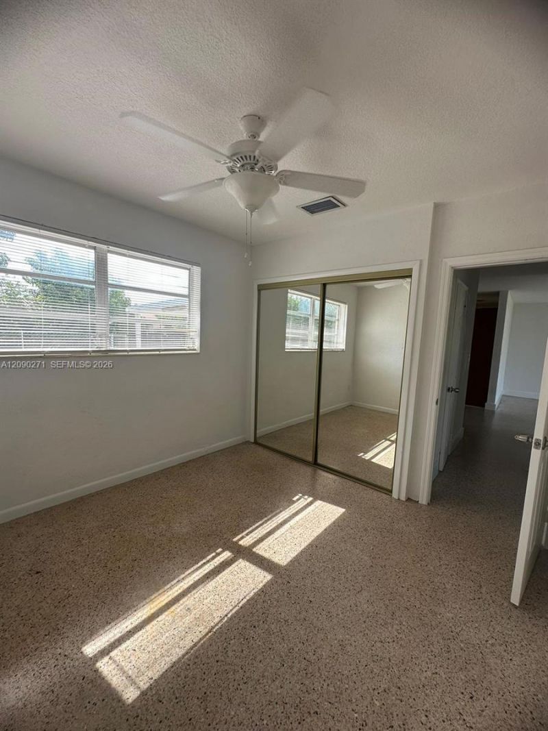 5318 W 4th Ln , Hialeah, FL 33012 Photo