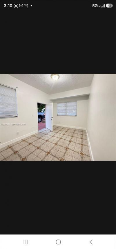 5318 W 4th Ln , Hialeah, FL 33012 Photo