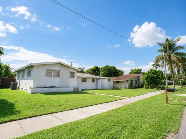 500 East Dr, North Miami Beach, FL 33162
