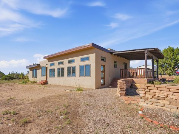 180 Las Estrellas , Santa Fe, NM 87507