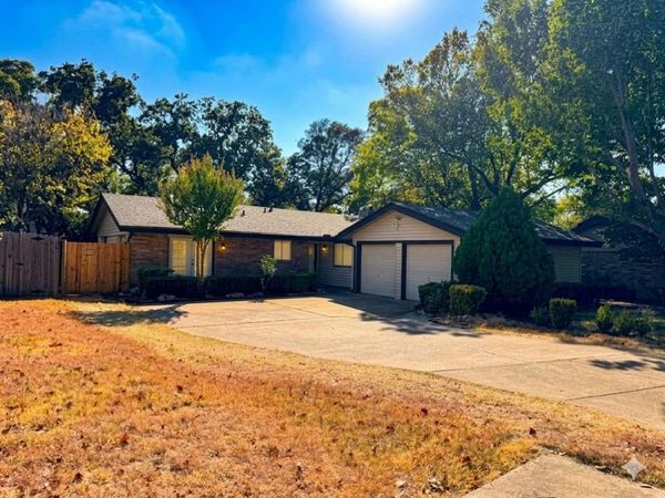 2610 Vanessa Circle, Arlington, TX 76013