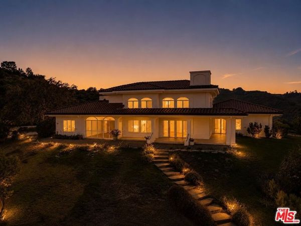 21965 Saddle Peak Road, Topanga, CA 90290