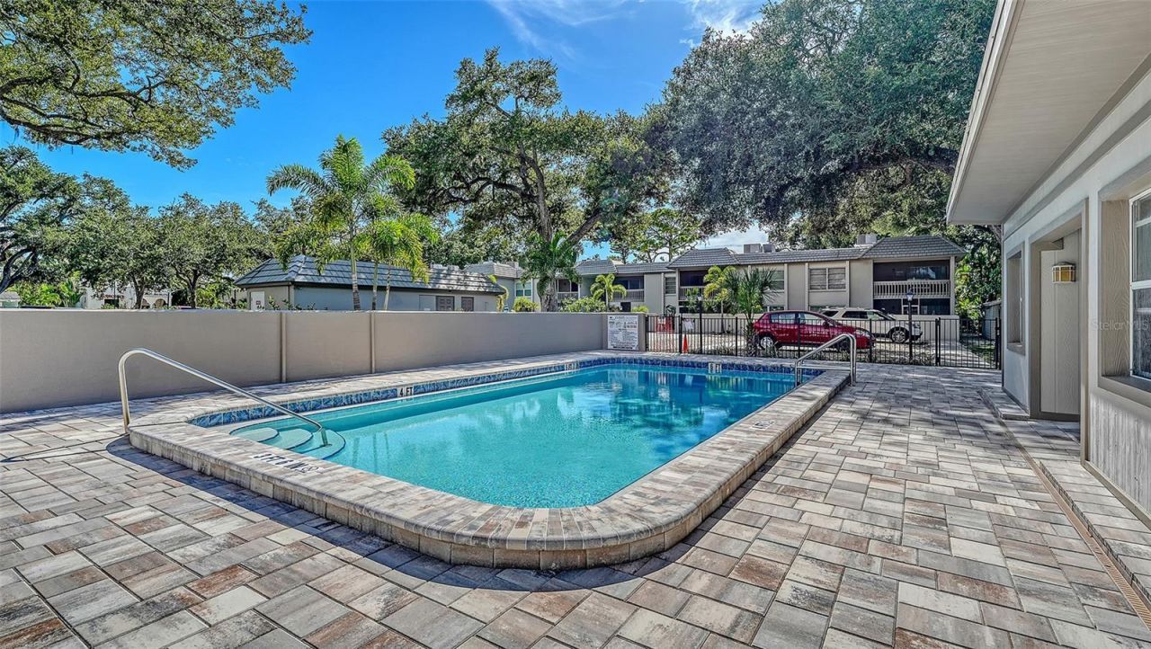 3360 S Osprey Avenue, Unit 209B, Sarasota, FL 34239 Photo