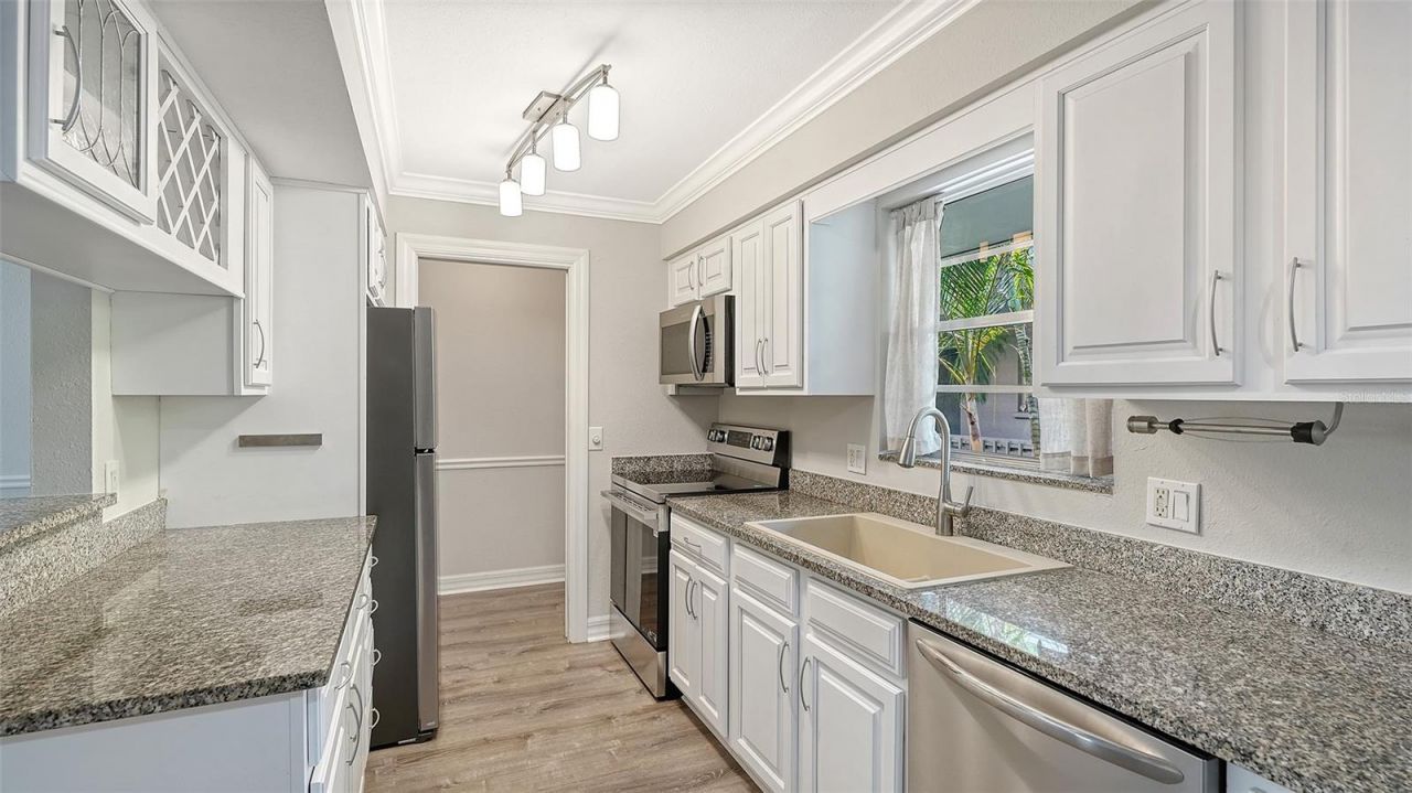 3360 S Osprey Avenue, Unit 209B, Sarasota, FL 34239 Photo