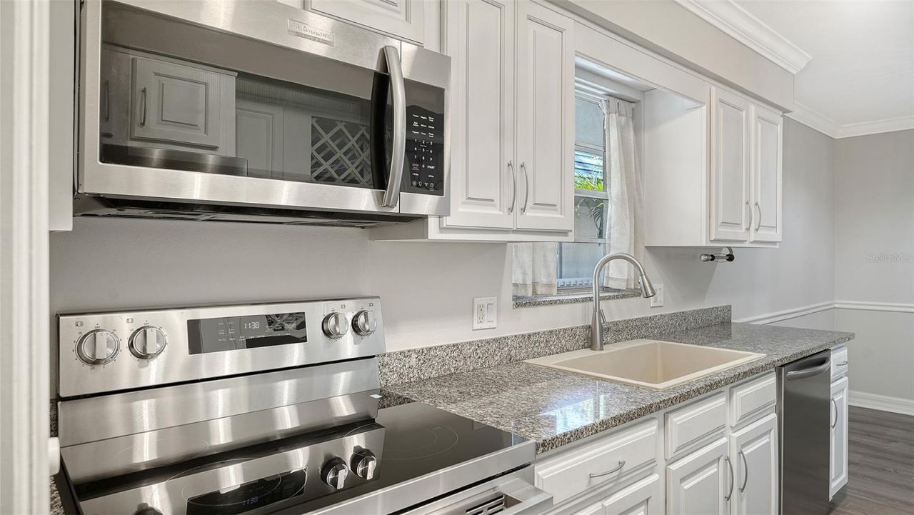 3360 S Osprey Avenue, Unit 209B, Sarasota, FL 34239 Photo