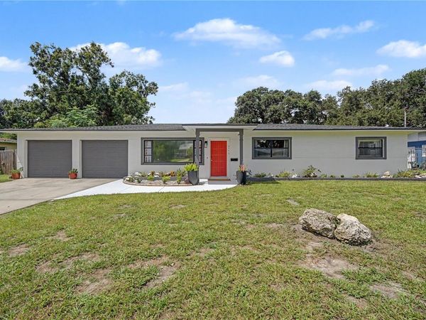 10246 N VALLE DRIVE , TAMPA, FL 33612