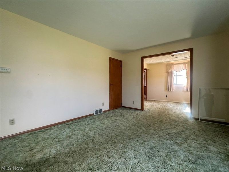 328 Geauga Portage Easterly Road NE, Cortland, OH 44410 Photo 10