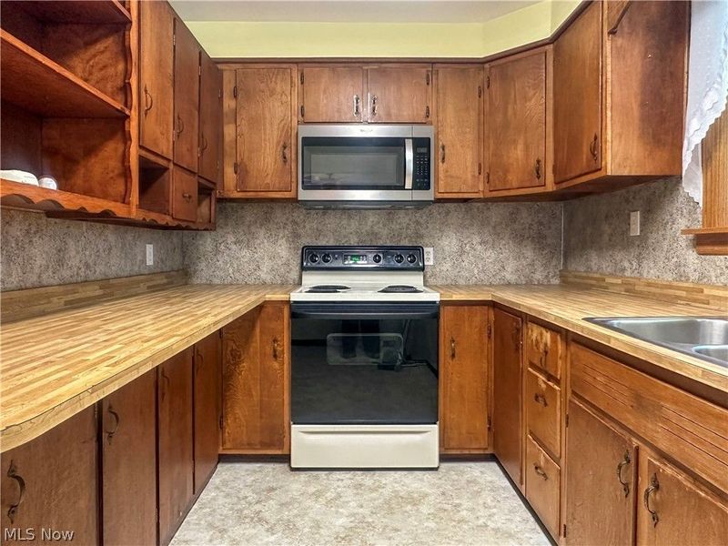 328 Geauga Portage Easterly Road NE, Cortland, OH 44410 Photo 14