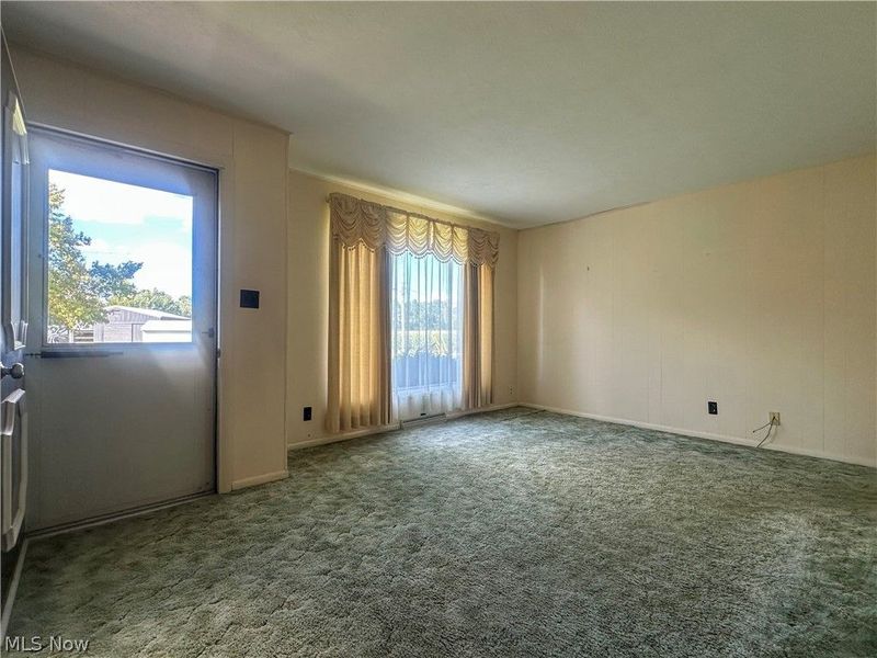 328 Geauga Portage Easterly Road NE, Cortland, OH 44410 Photo 7