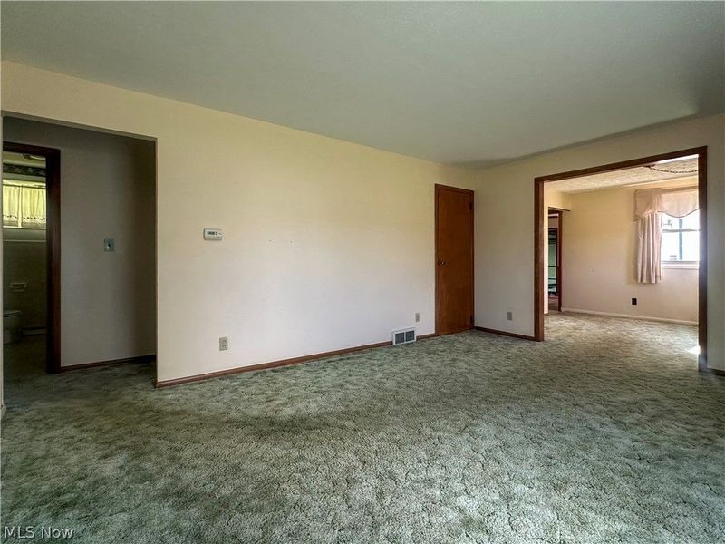 328 Geauga Portage Easterly Road NE, Cortland, OH 44410 Photo 9