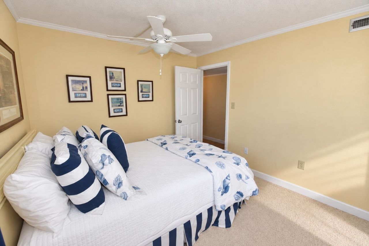 1012 N Waccamaw Dr. Photo 34