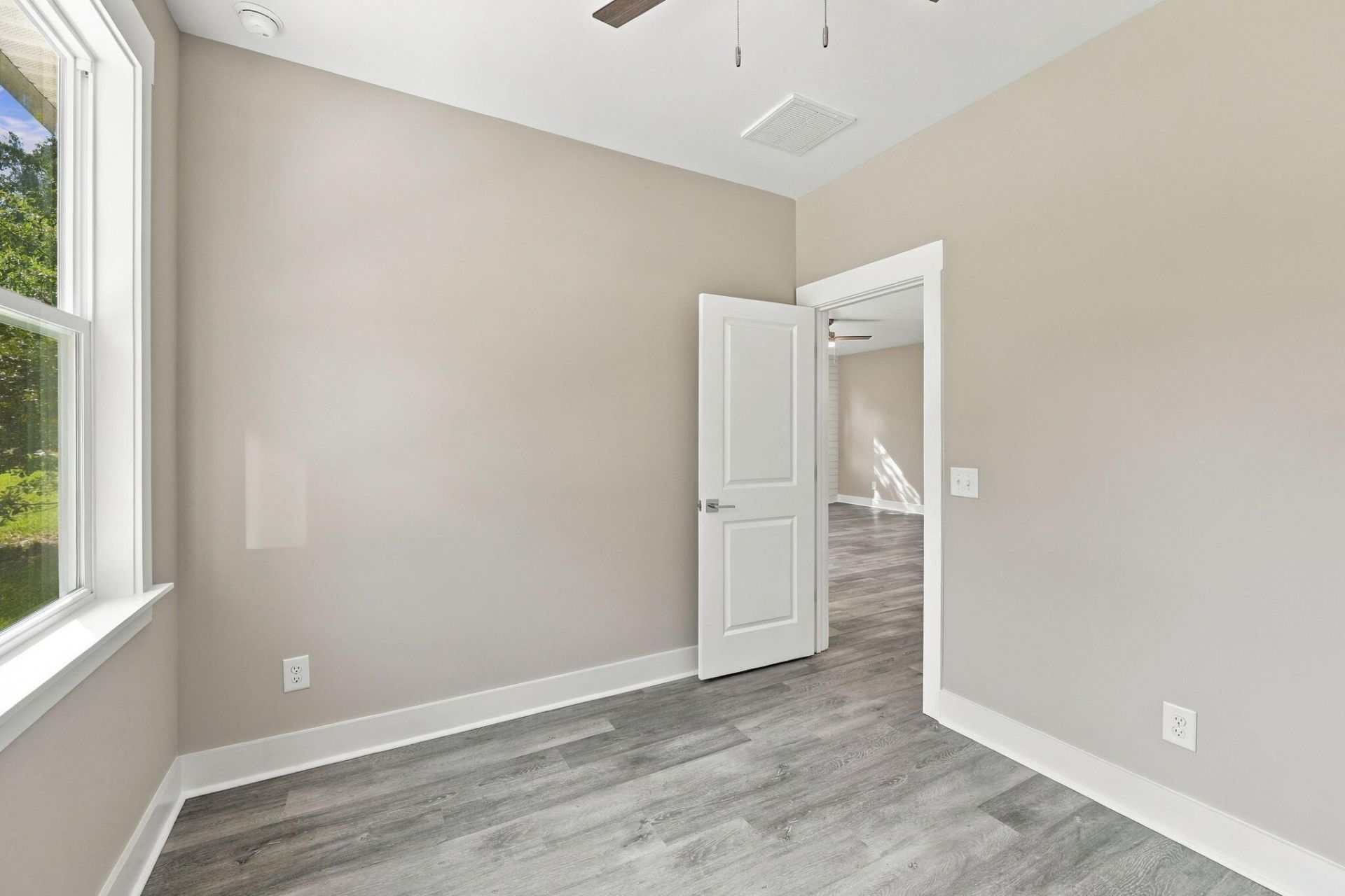 5816 Beverly Drive Photo 6