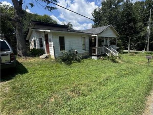 102 Oak Drive SE, Acworth, GA 30101