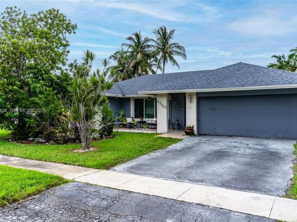 6990 NW 23rd St , Margate, FL 33063