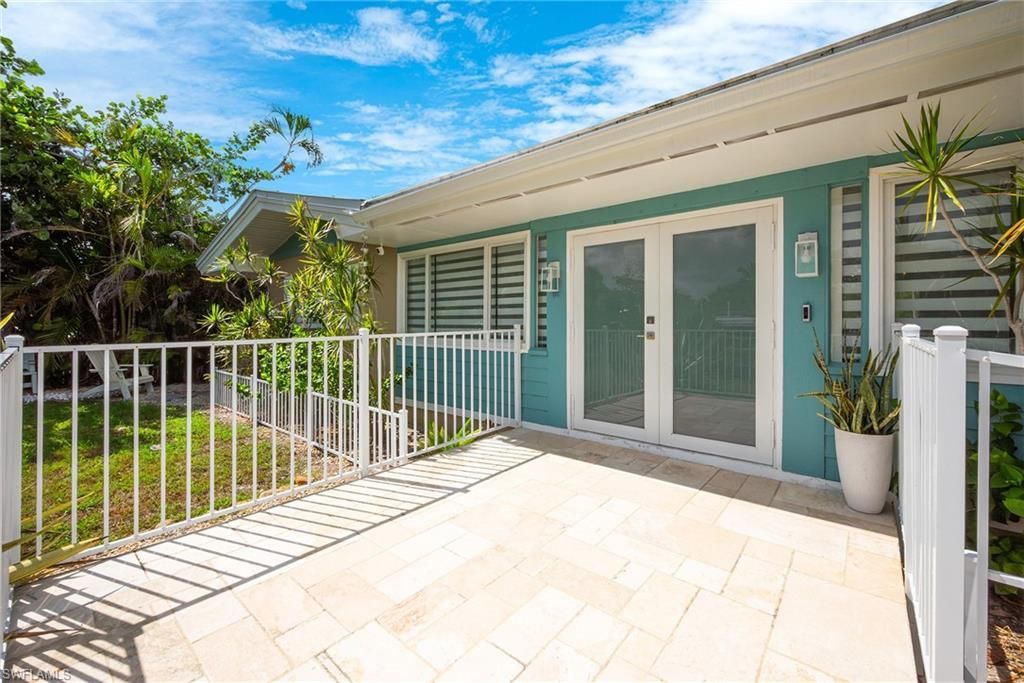 5885 Pine Tree Dr , Sanibel, FL 33957 Photo