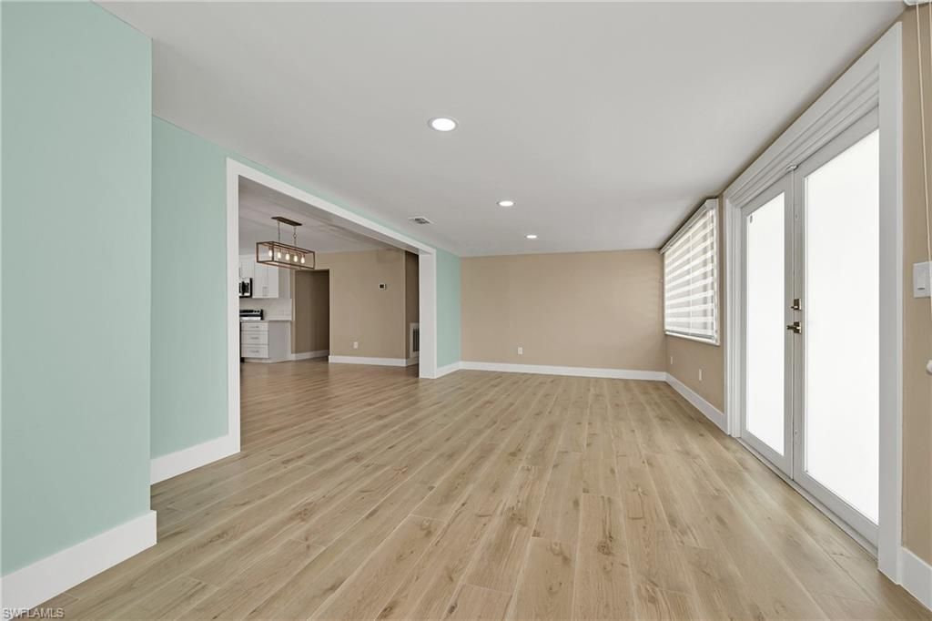5885 Pine Tree Dr , Sanibel, FL 33957 Photo