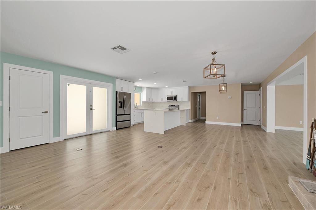 5885 Pine Tree Dr , Sanibel, FL 33957 Photo