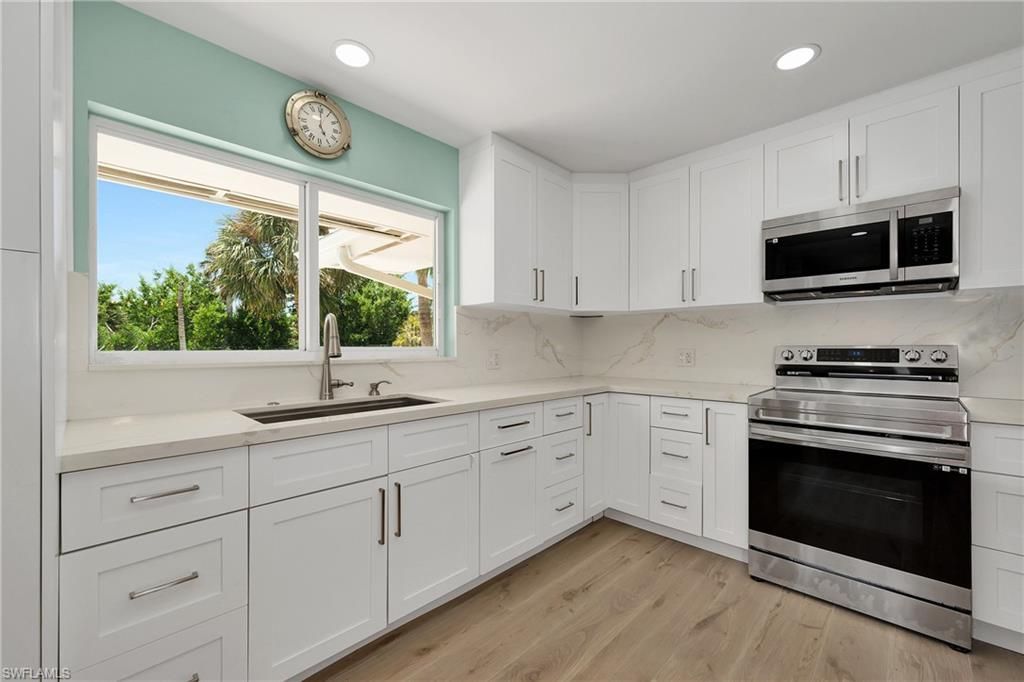 5885 Pine Tree Dr , Sanibel, FL 33957 Photo