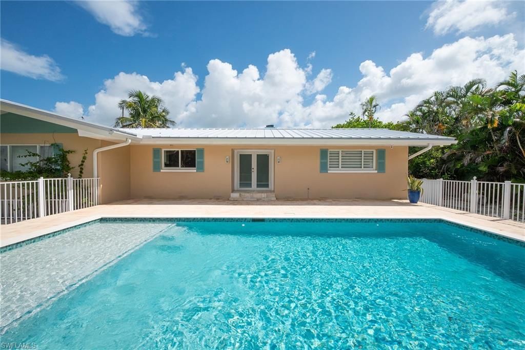 5885 Pine Tree Dr , Sanibel, FL 33957 Photo