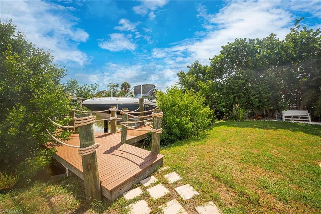 5885 Pine Tree Dr , Sanibel, FL 33957 Photo