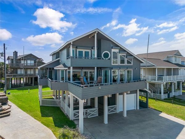 4239 Spoonbill Lane , Galveston, TX 77554