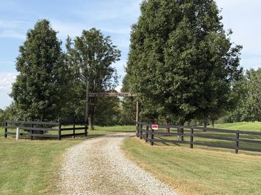 1162 Junction Farms Lane, Unit 2B, Berry, KY 41003