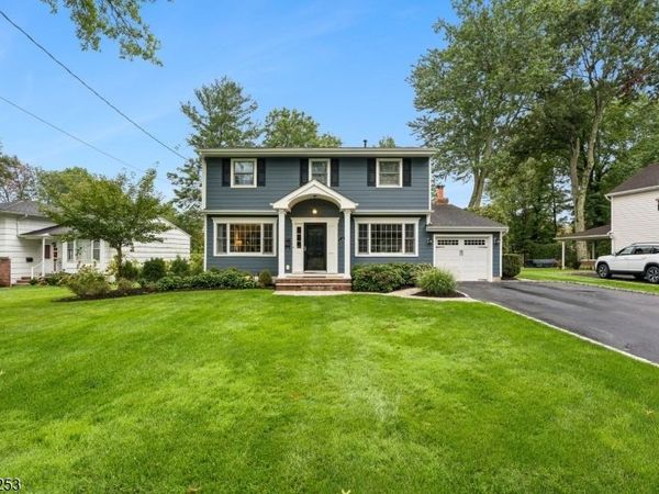 22 Midvale Dr, New Providence, NJ 07974