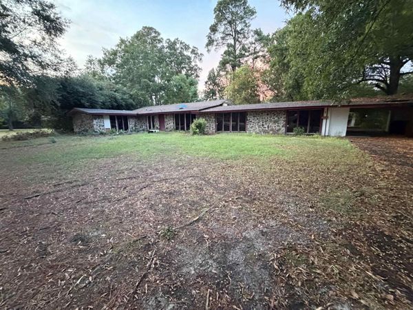 7 Longmeadow Drive, Pine Bluff, AR 71603