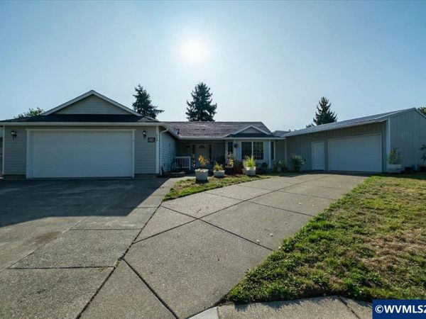 1049 29th Av, Sweet Home, OR 97386