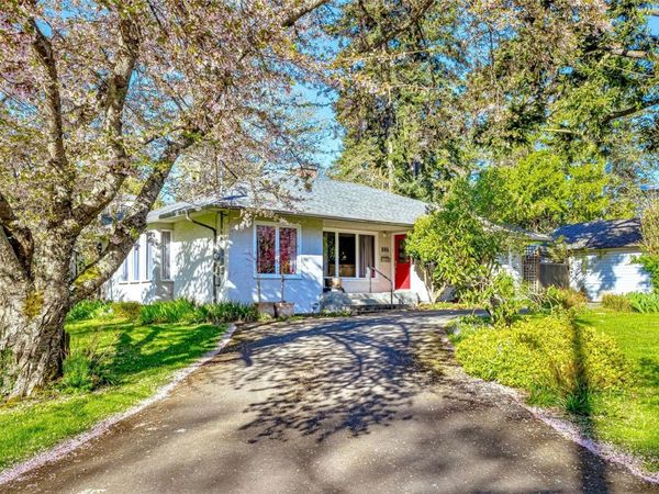 886 Cunningham Rd , Esquimalt, BC V9A 4M6