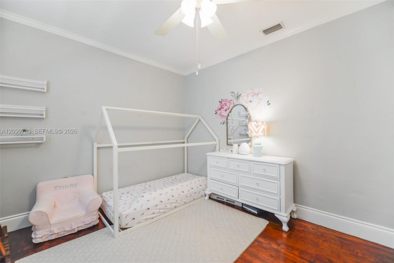 229 SW 19th Rd , Unit ., Miami, FL 33129 Photo