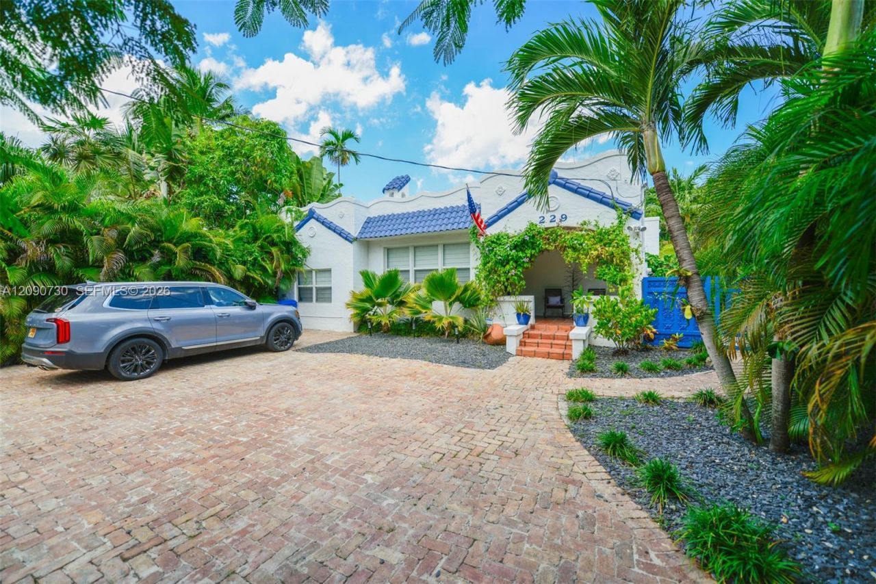 229 SW 19th Rd , Unit ., Miami, FL 33129 Photo