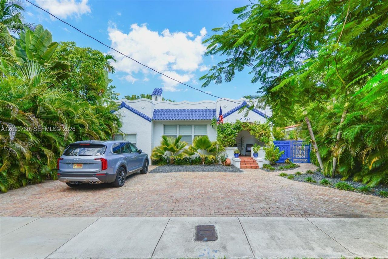 229 SW 19th Rd , Unit ., Miami, FL 33129 Photo