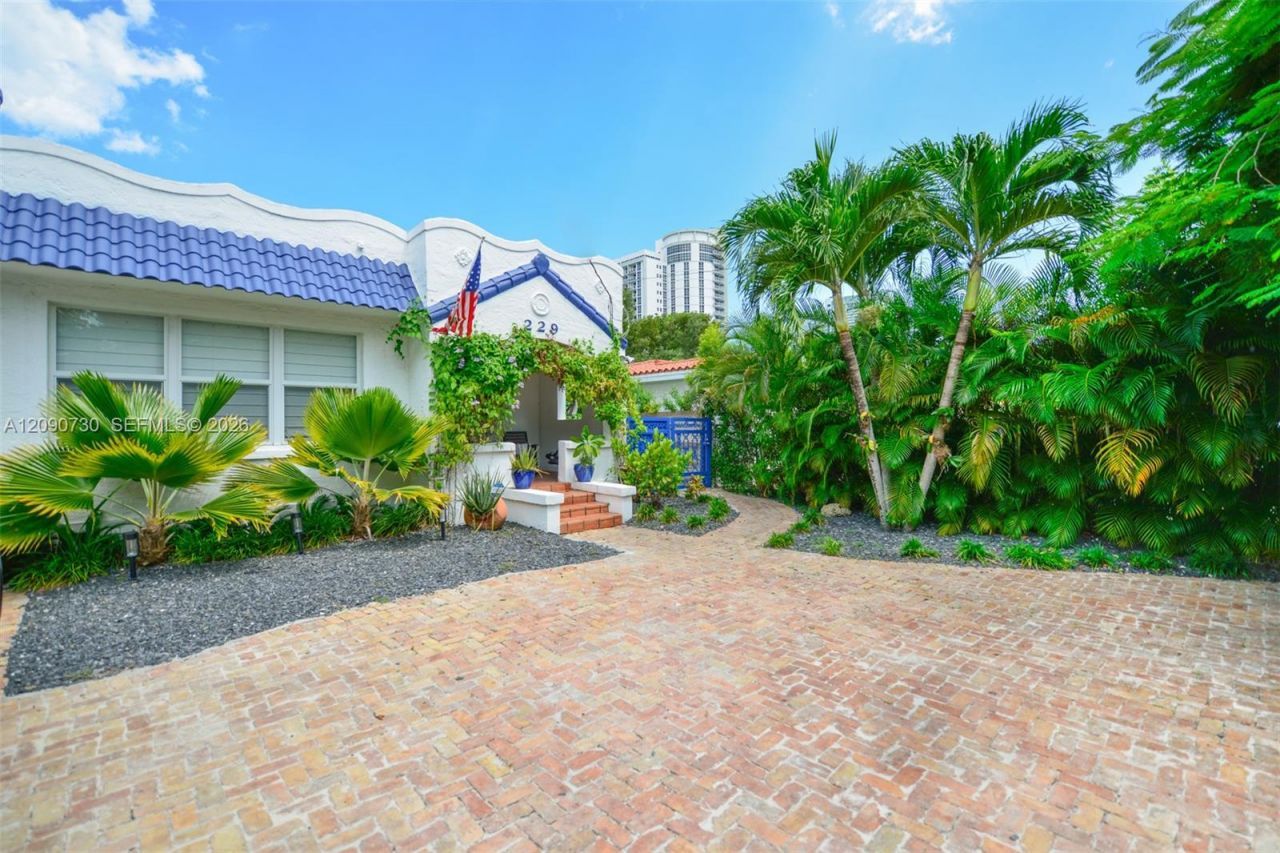 229 SW 19th Rd , Unit ., Miami, FL 33129 Photo