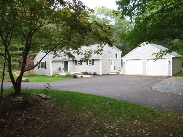 48 Grove St, Plympton, MA 02367