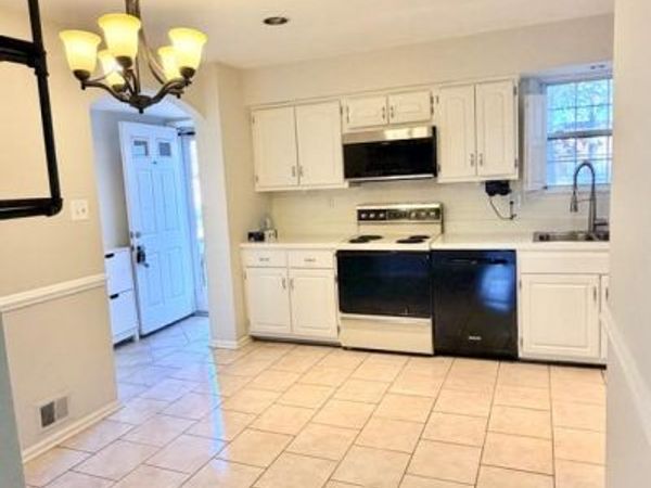 736 VILLAGE LANE , POTTSTOWN, PA 19464