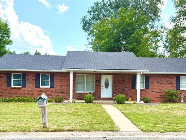 460 Fairfax Street , Columbia, IL 62236