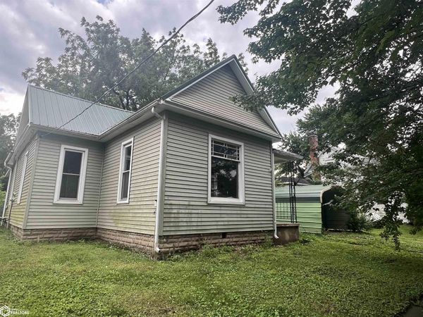 204 N 3rd Street, Farmington, IA 52626