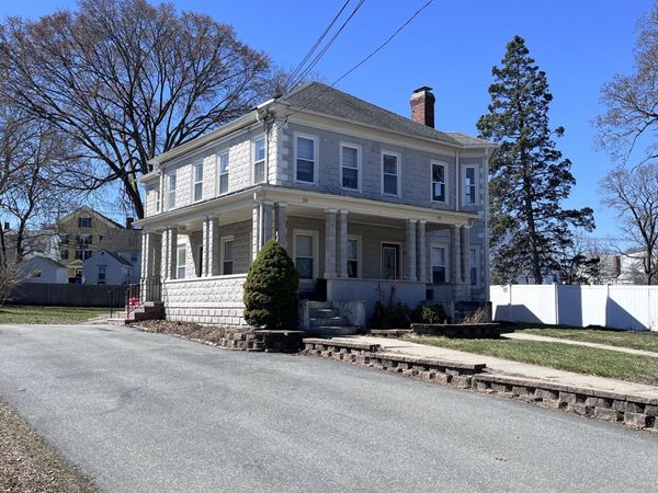 29-31 Middlesex St, Unit 1, Chelmsford, MA 01863