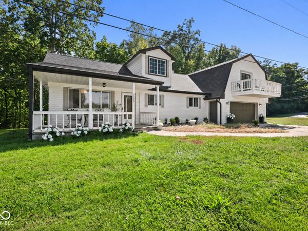 5739 Paradise Drive, Martinsville, IN 46151